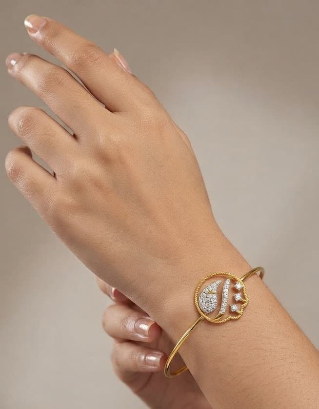 The Paisley Motif Diamond and Gold Bangle — image 1